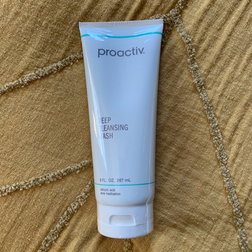 Proactive deep cleansing wash
